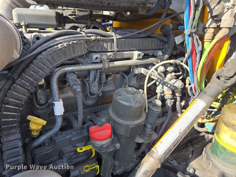 image for item EI4133 2021 Kenworth T680 semi truck