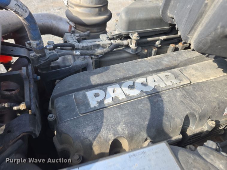 image for item EI4133 2021 Kenworth T680 semi truck