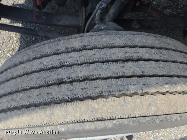 image for item EI4133 2021 Kenworth T680 semi truck