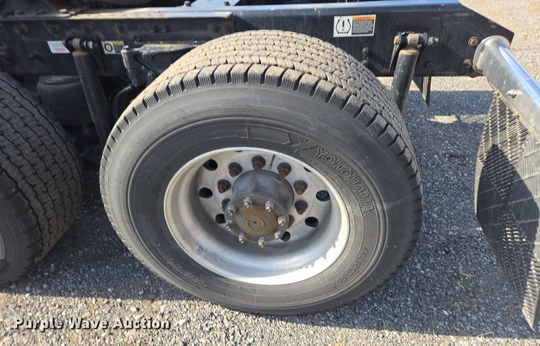 image for item EI4133 2021 Kenworth T680 semi truck