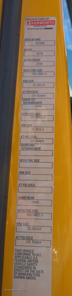 image for item EI4133 2021 Kenworth T680 semi truck