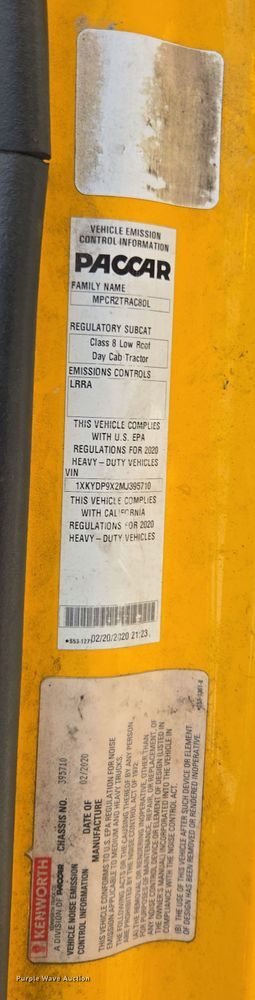 image for item EI4133 2021 Kenworth T680 semi truck