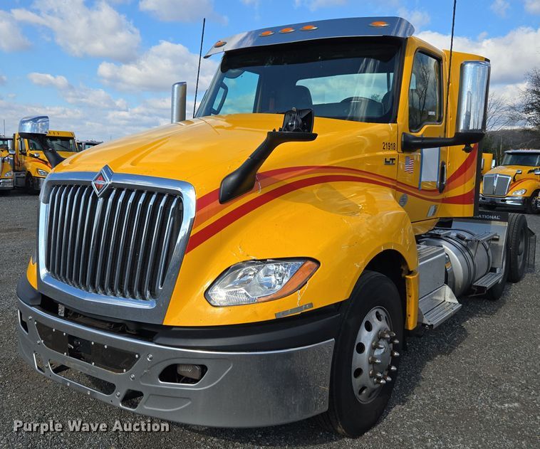 image for item EI4134 2021 International LT625 semi truck