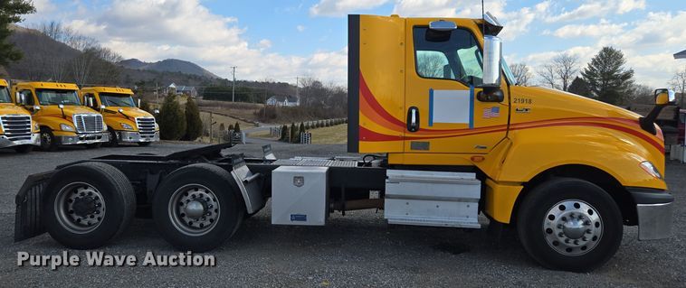 image for item EI4134 2021 International LT625 semi truck