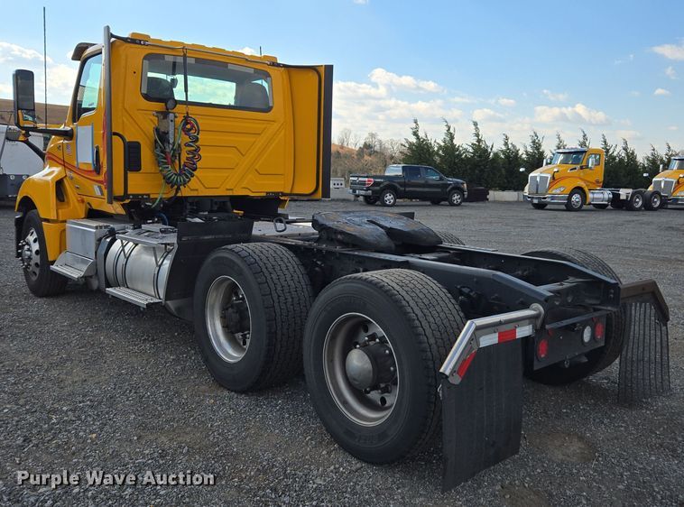 image for item EI4134 2021 International LT625 semi truck