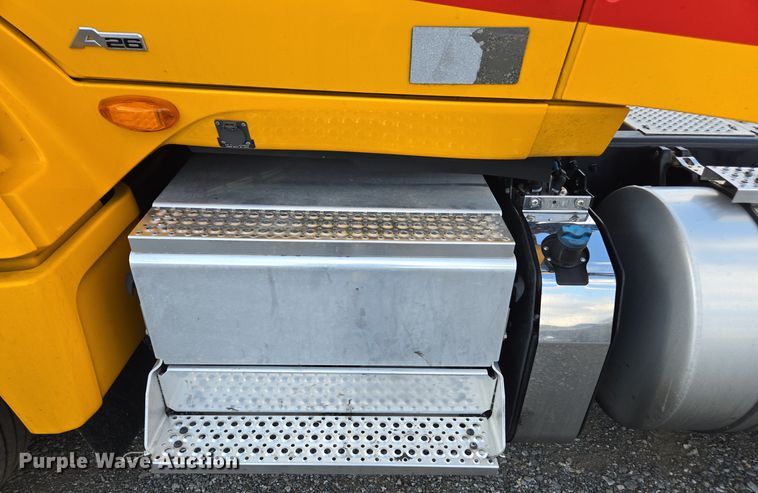 image for item EI4134 2021 International LT625 semi truck