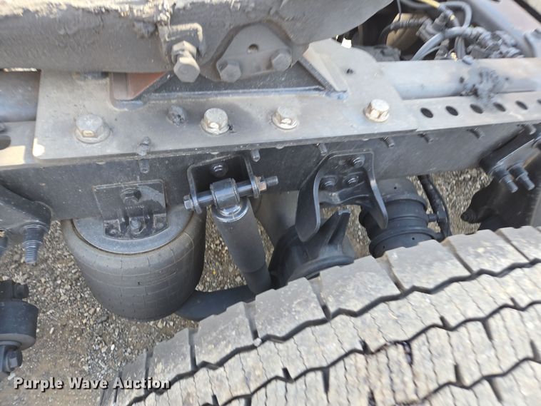 image for item EI4134 2021 International LT625 semi truck