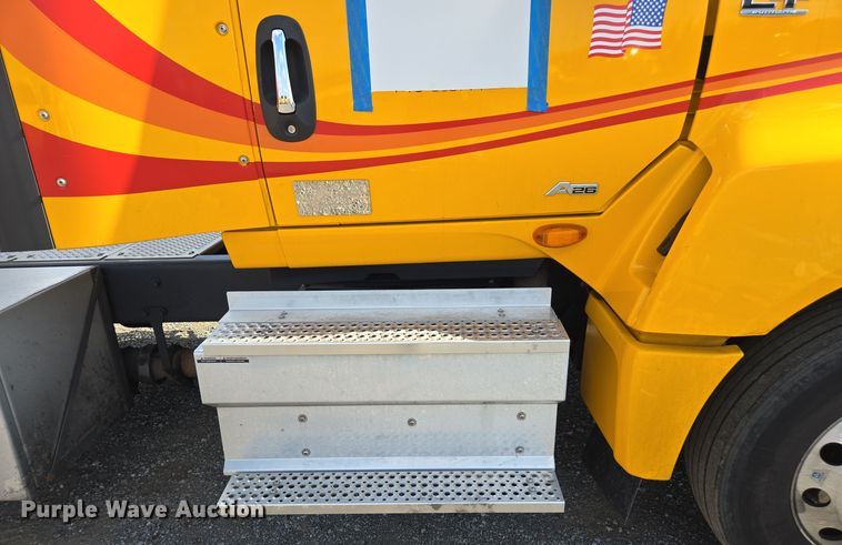 image for item EI4134 2021 International LT625 semi truck