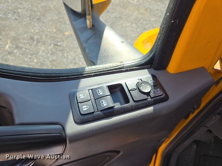 image for item EI4134 2021 International LT625 semi truck