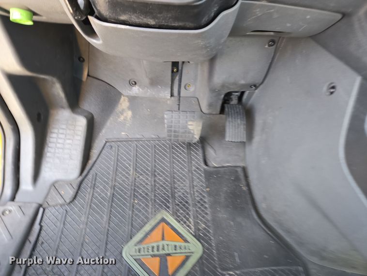 image for item EI4134 2021 International LT625 semi truck