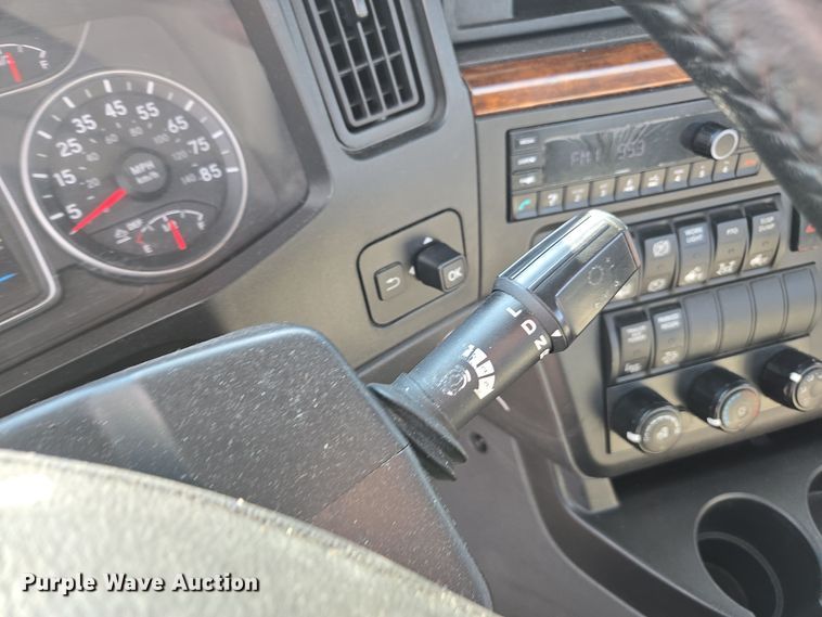 image for item EI4134 2021 International LT625 semi truck