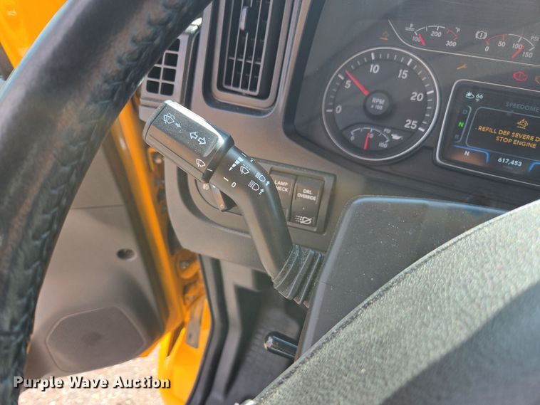 image for item EI4134 2021 International LT625 semi truck