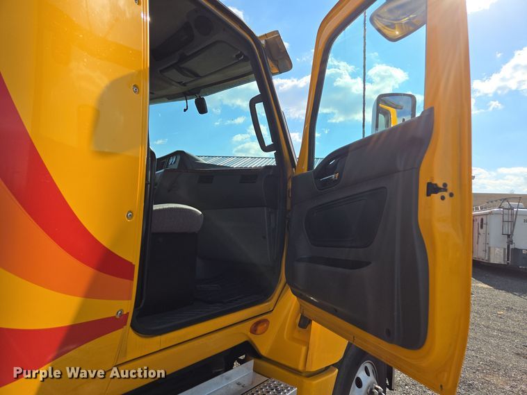 image for item EI4134 2021 International LT625 semi truck