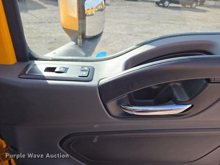 image for item EI4134 2021 International LT625 semi truck