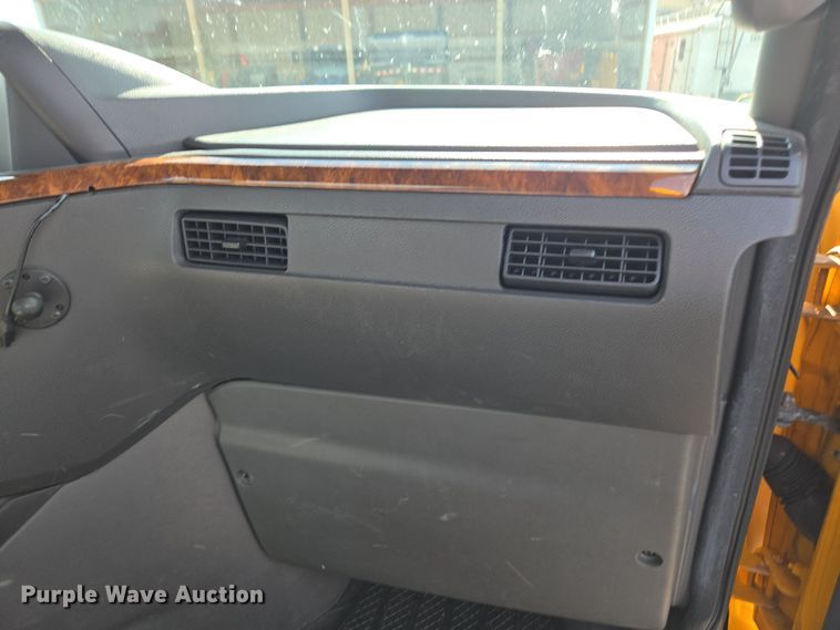 image for item EI4134 2021 International LT625 semi truck