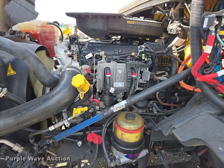 image for item EI4134 2021 International LT625 semi truck