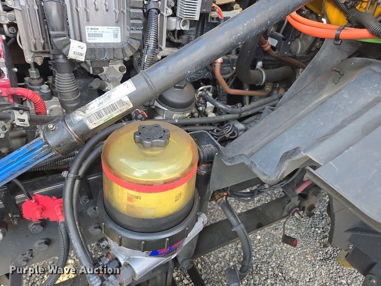 image for item EI4134 2021 International LT625 semi truck