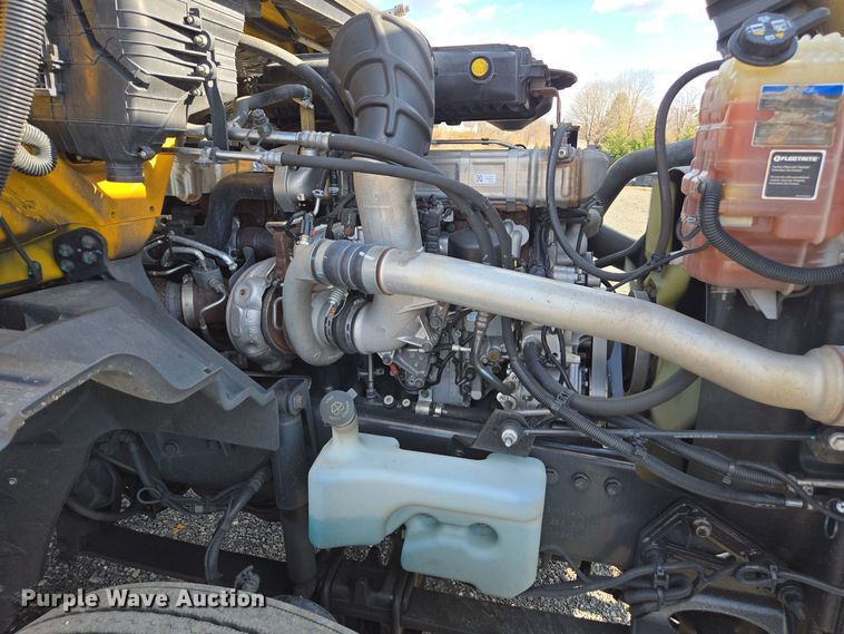 image for item EI4134 2021 International LT625 semi truck