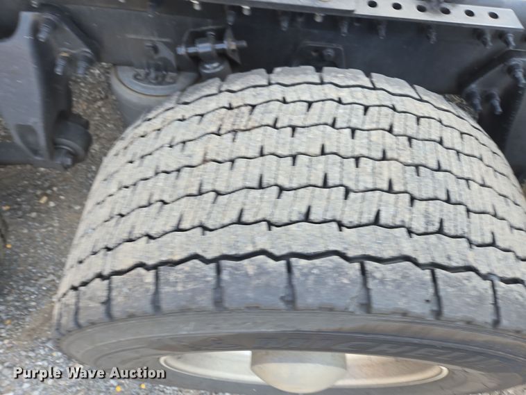 image for item EI4134 2021 International LT625 semi truck