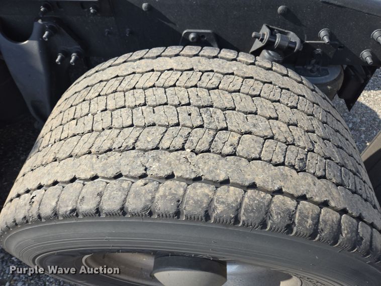 image for item EI4134 2021 International LT625 semi truck