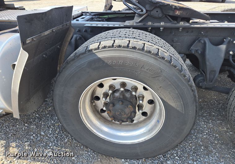 image for item EI4134 2021 International LT625 semi truck