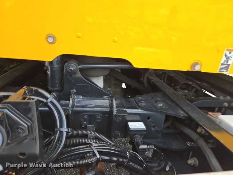 image for item EI4135 2021 Kenworth T680 semi truck