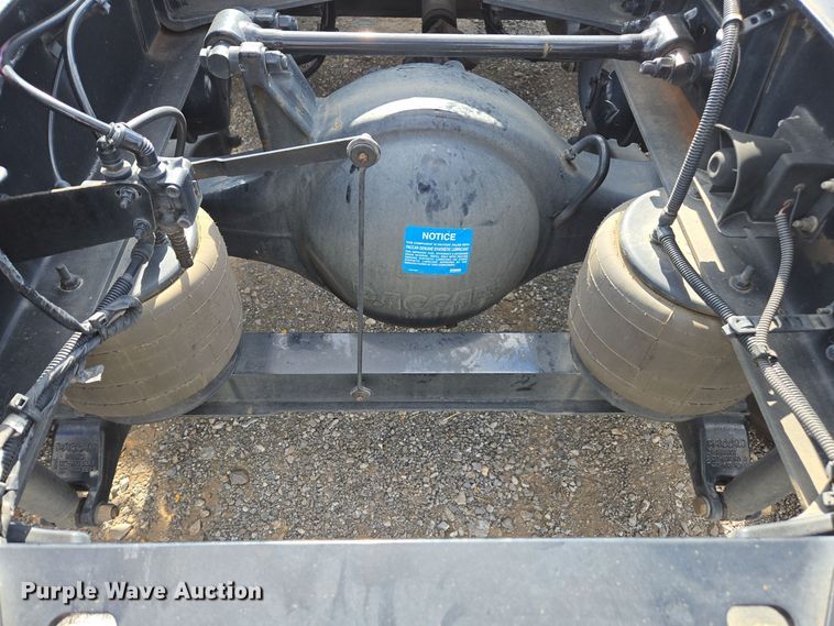 image for item EI4135 2021 Kenworth T680 semi truck