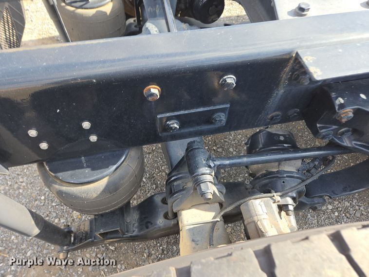 image for item EI4135 2021 Kenworth T680 semi truck