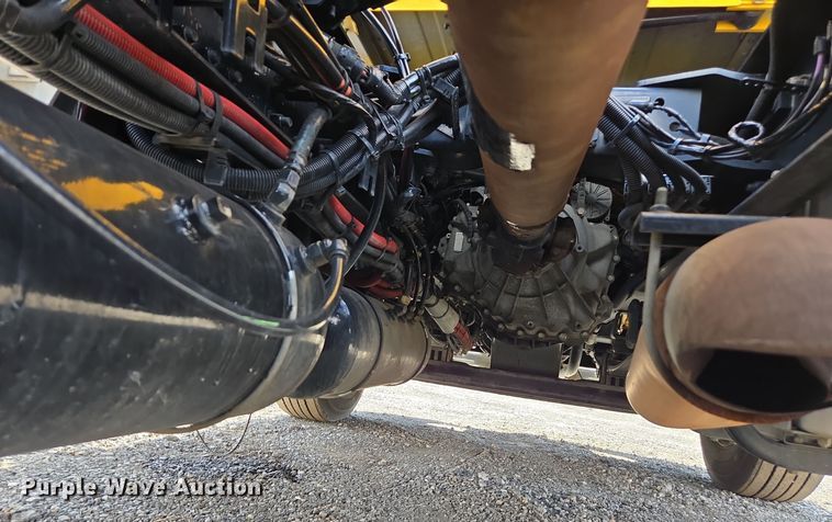 image for item EI4135 2021 Kenworth T680 semi truck