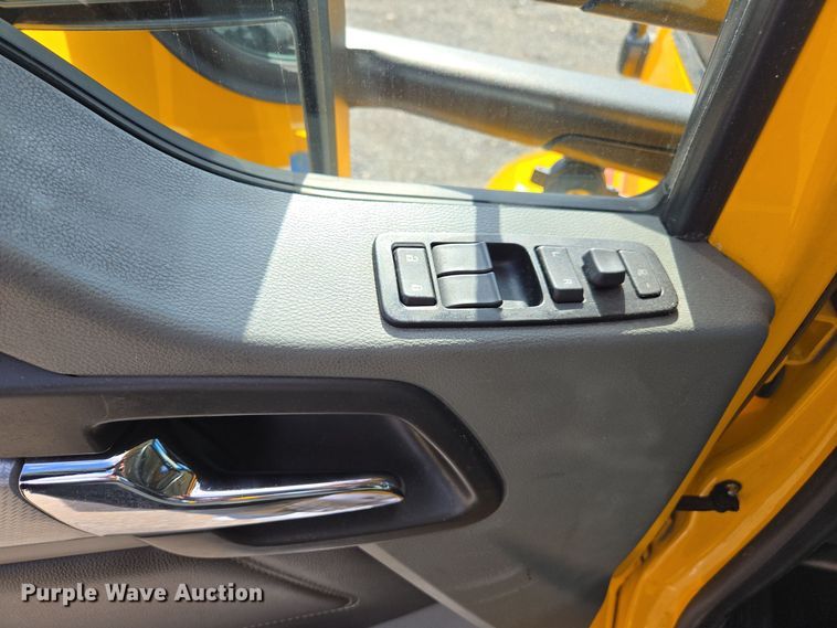 image for item EI4135 2021 Kenworth T680 semi truck