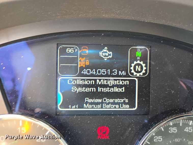 image for item EI4135 2021 Kenworth T680 semi truck