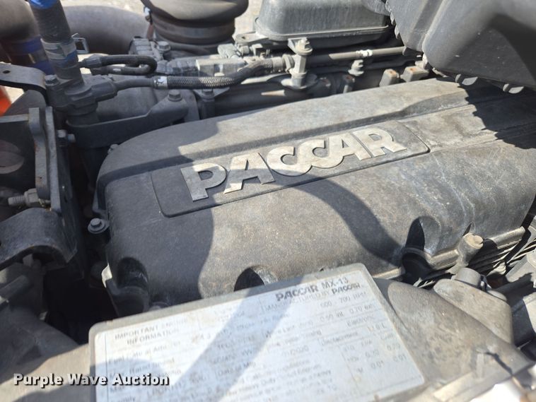 image for item EI4135 2021 Kenworth T680 semi truck