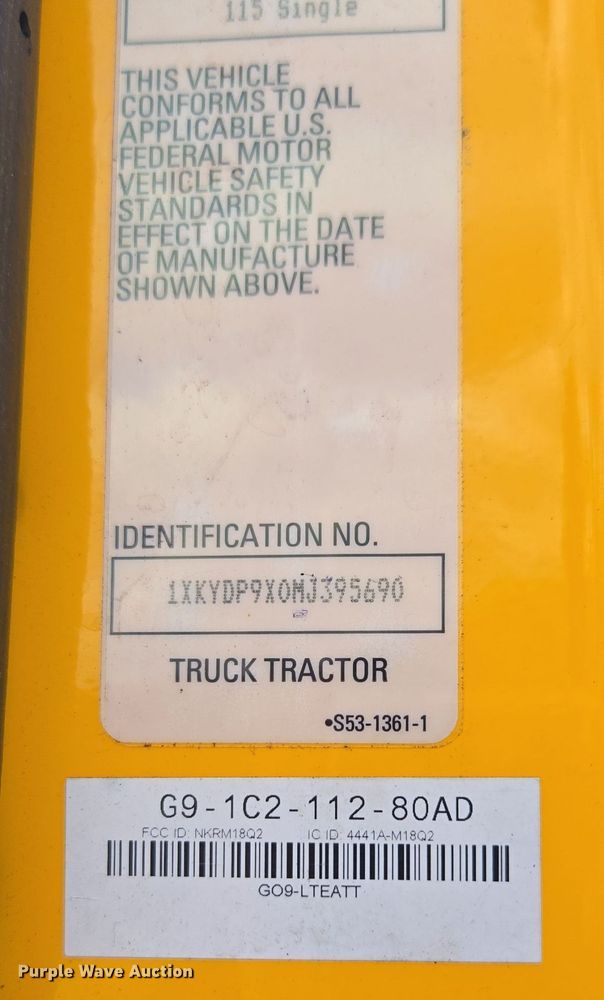 image for item EI4135 2021 Kenworth T680 semi truck