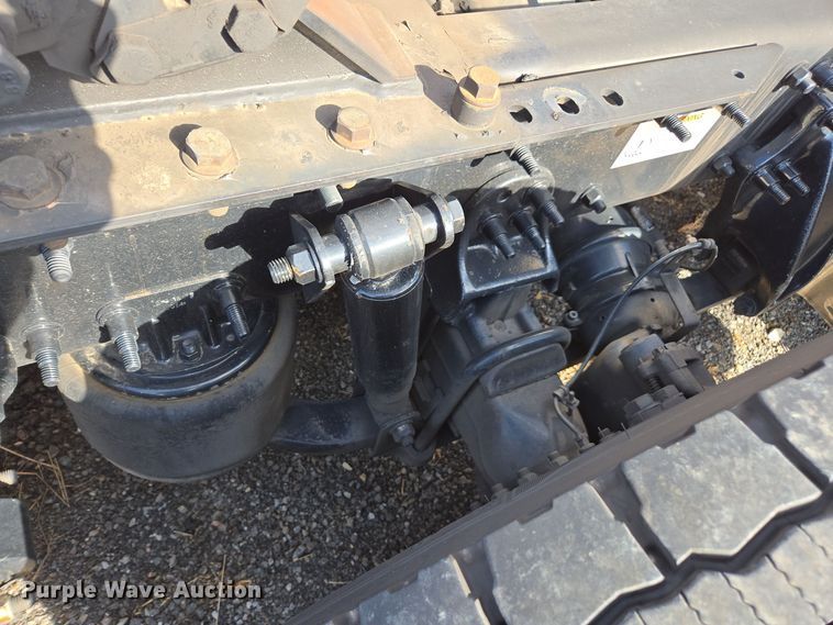 image for item EI4136 2020 Freightliner Cascadia semi truck