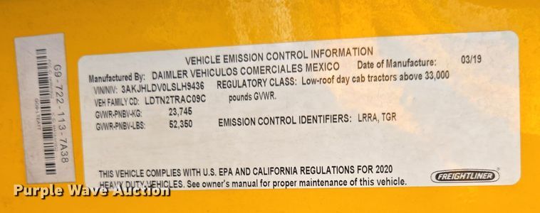 image for item EI4136 2020 Freightliner Cascadia semi truck