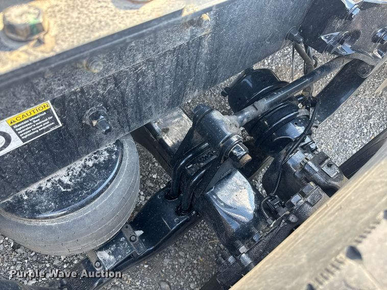 image for item EI4137 2022 Kenworth T680 semi truck