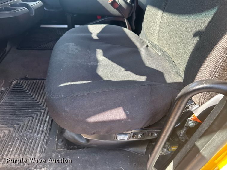 image for item EI4137 2022 Kenworth T680 semi truck