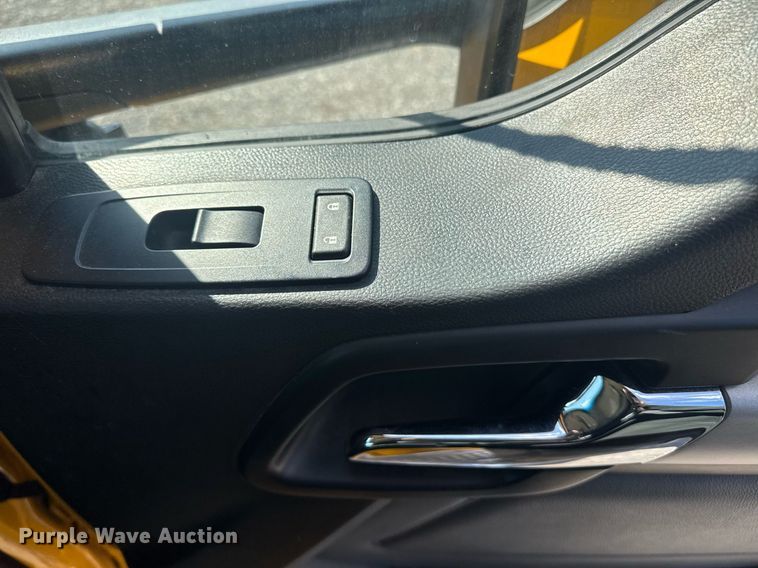 image for item EI4137 2022 Kenworth T680 semi truck