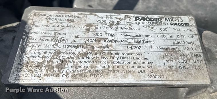 image for item EI4137 2022 Kenworth T680 semi truck