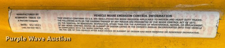 image for item EI4137 2022 Kenworth T680 semi truck