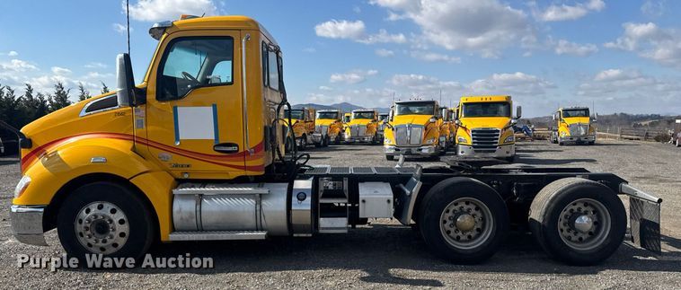 image for item EI4138 2021 Kenworth T680 semi truck
