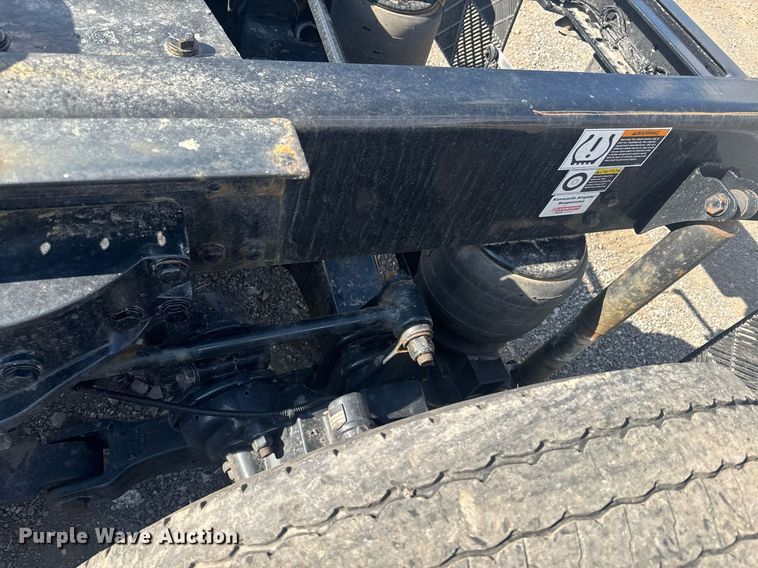 image for item EI4138 2021 Kenworth T680 semi truck