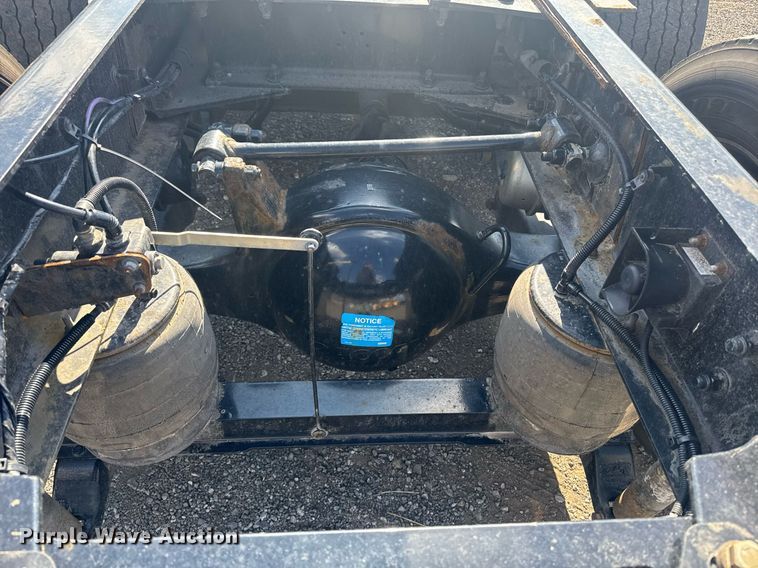 image for item EI4138 2021 Kenworth T680 semi truck