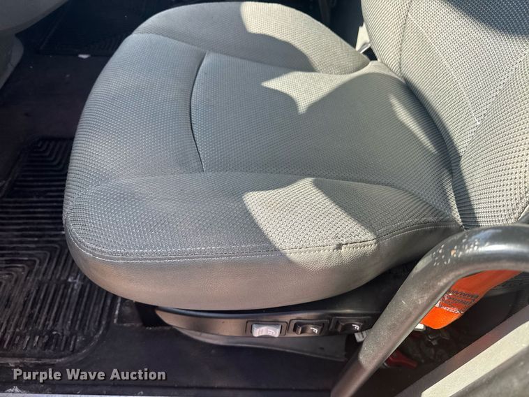 image for item EI4138 2021 Kenworth T680 semi truck