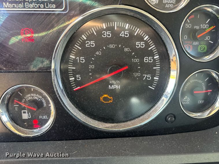 image for item EI4138 2021 Kenworth T680 semi truck