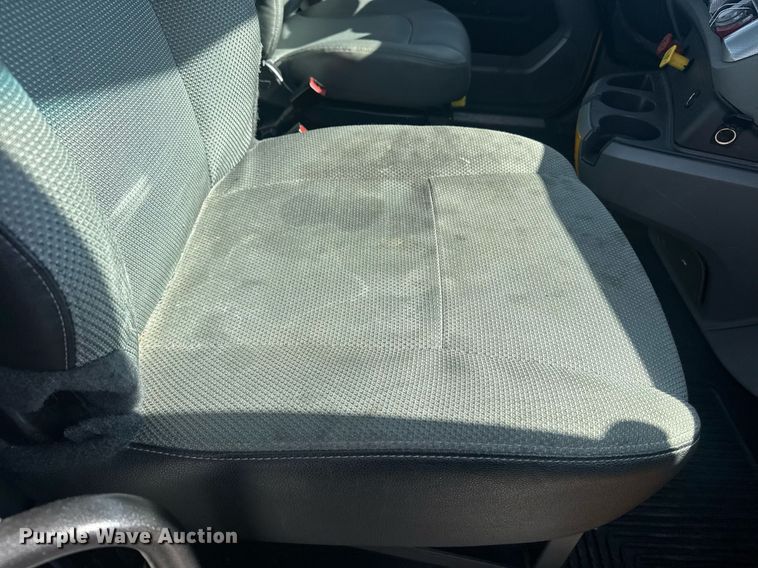 image for item EI4138 2021 Kenworth T680 semi truck