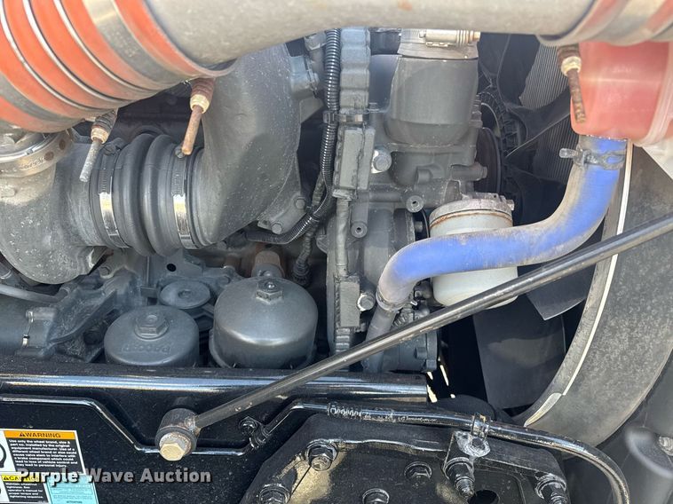 image for item EI4138 2021 Kenworth T680 semi truck