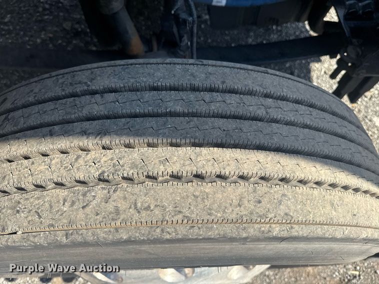 image for item EI4138 2021 Kenworth T680 semi truck