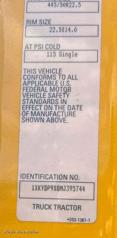 image for item EI4138 2021 Kenworth T680 semi truck