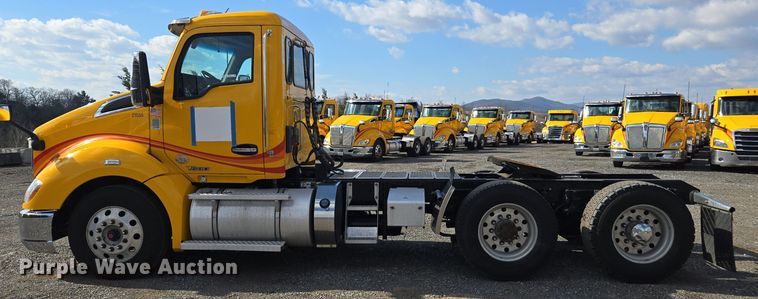 image for item EI4139 2021 Kenworth T680 semi truck